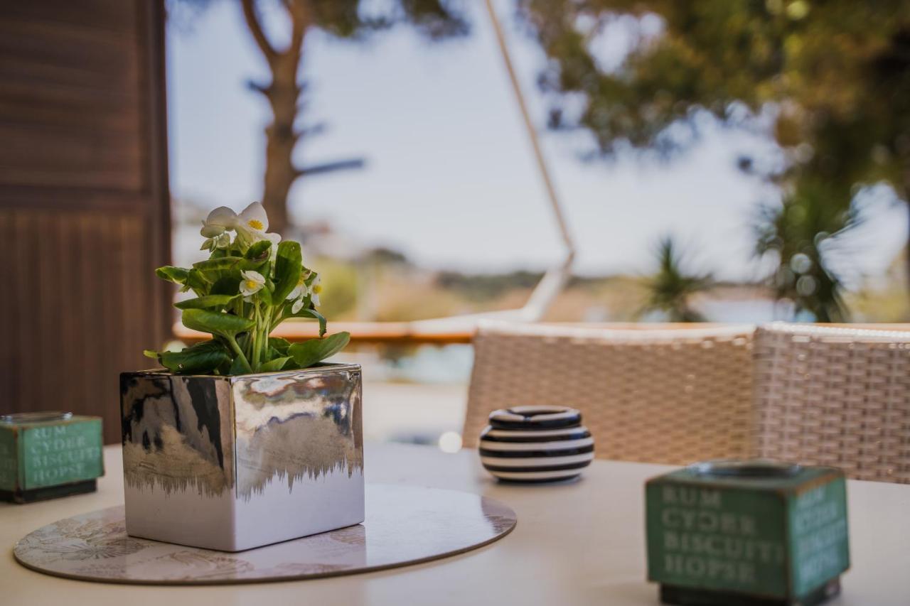 Green Apartment Ground Floor Feel Like Home Properties Saronida Exterior foto