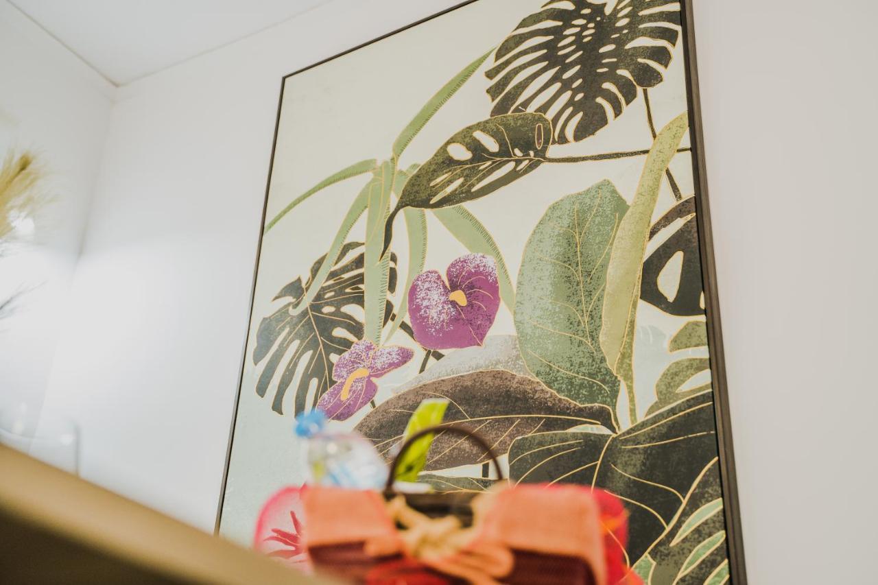 Green Apartment Ground Floor Feel Like Home Properties Saronida Exterior foto